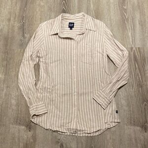 GAP Button down Long Sleeved Top M